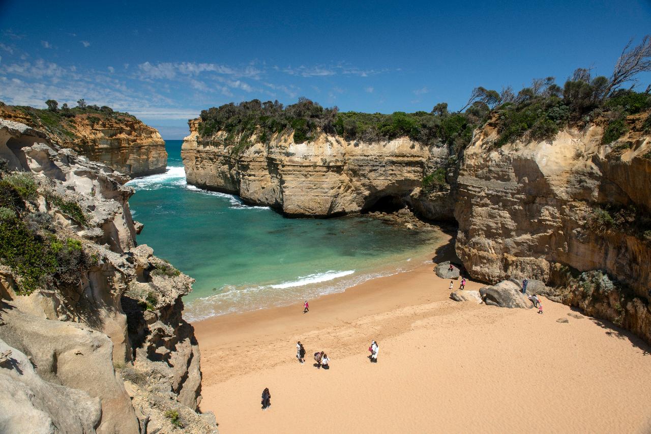 The Great Ocean Road Coastal Experience